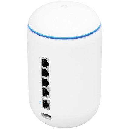 Ubiquiti UniFi Dream Machine  - 1